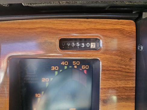 Used 1987 Chevrolet Corvette Coupe image 7