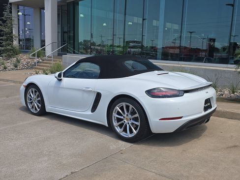 Used 2020 Porsche 718 Boxster RWD image 3