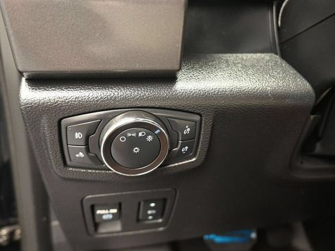 Used 2018 Ford F150 XLT w/ Equipment Group 302A Luxury AWD/4WD image 26