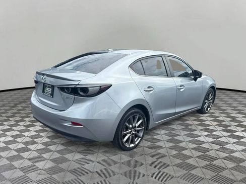 Used 2018 MAZDA MAZDA3 Touring FWD image 5