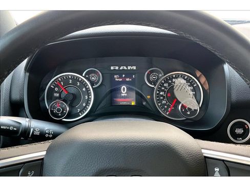 Used 2025 RAM 1500 Big Horn AWD/4WD image 23
