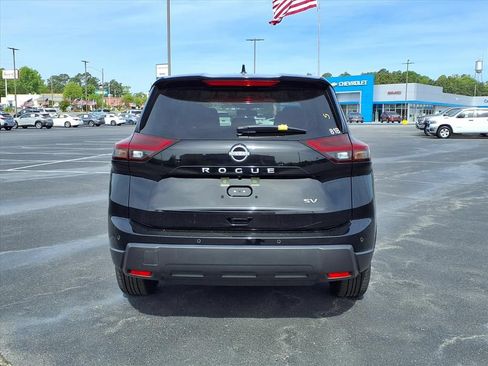 Used 2024 Nissan Rogue SV FWD image 18