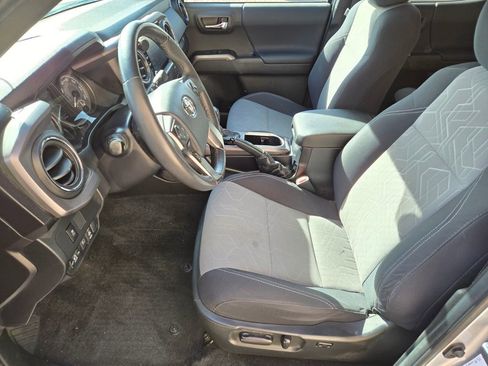 Used 2023 Toyota Tacoma TRD Off-Road image 6