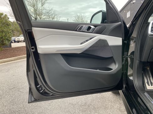 Used 2023 BMW X5 xDrive40i w/ M Sport Package image 24