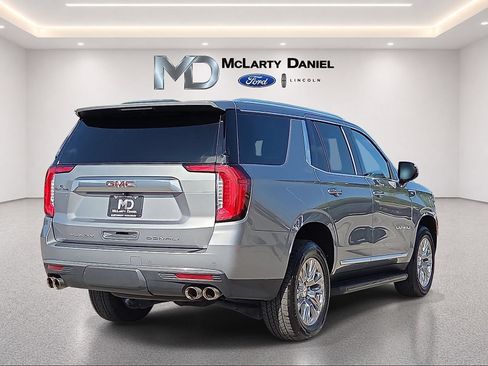 Used 2023 GMC Yukon Denali AWD/4WD image 5