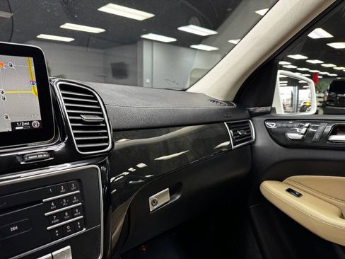 Used 2019 Mercedes-Benz GLS 450 4MATIC image 27