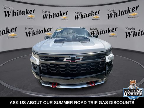 Used 2022 Chevrolet Silverado 1500 ZR2 w/ Technology Package AWD/4WD image 3