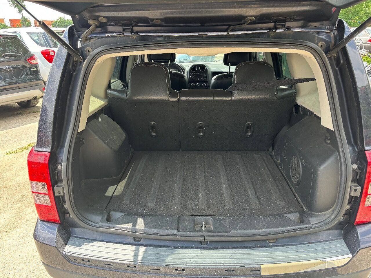 Used 2011 Jeep Patriot Latitude w/ Sun/Sound Group AWD/4WD image 16
