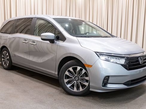 Used 2024 Honda Odyssey EX-L image 1