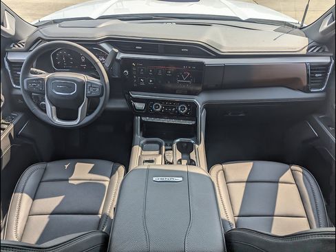 New 2026 GMC Sierra 2500 Denali AWD/4WD image 18