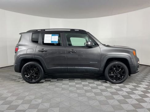 Used 2016 Jeep Renegade Latitude image 11