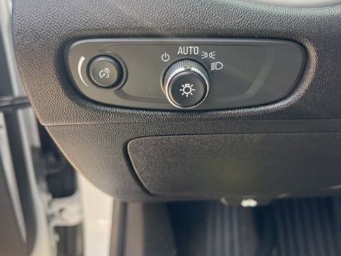 Used 2024 Chevrolet Malibu LT image 11