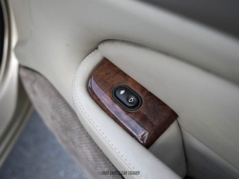 Used 1999 Jaguar XK8 Convertible image 29