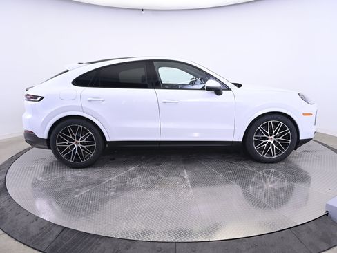 Used 2026 Porsche Cayenne Coupe AWD/4WD image 8