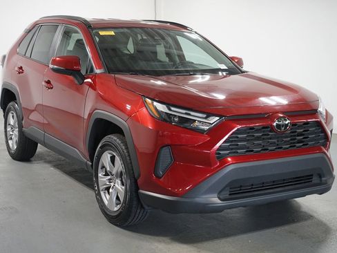 Certified 2025 Toyota RAV4 XLE FWD image 3