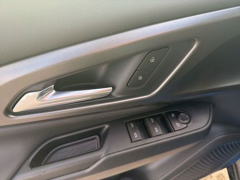 New 2026 Chevrolet Equinox EV LT image 16