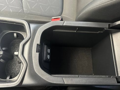 Certified 2025 Toyota RAV4 XLE AWD/4WD image 32