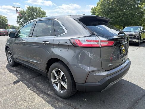 Used 2024 Ford Edge SEL w/ Convenience Package AWD/4WD image 5
