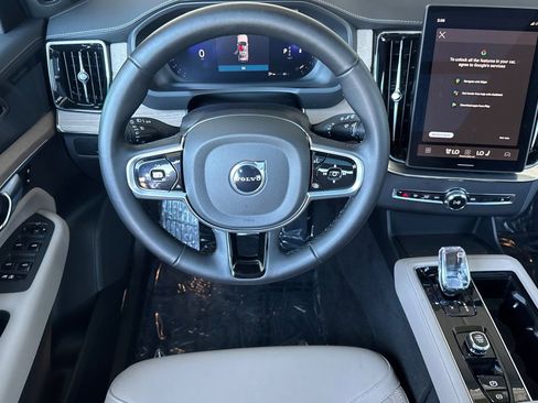 Certified 2025 Volvo XC90 B6 Plus image 17