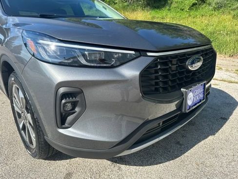 Used 2025 Ford Escape Platinum AWD/4WD image 12
