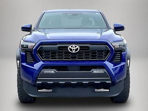 Used 2025 Toyota Tacoma TRD Off-Road AWD/4WD image 3