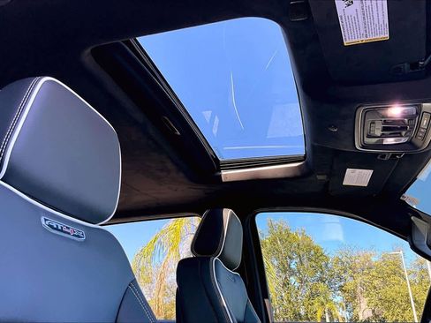 Used 2025 GMC Sierra 1500 AT4X image 13