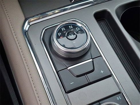 Used 2020 Ford Expedition Max XLT w/ Equipment Group 202A image 15