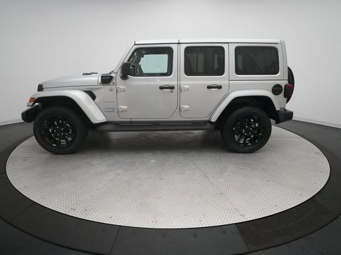 Used 2022 Jeep Wrangler Unlimited Sahara image 23
