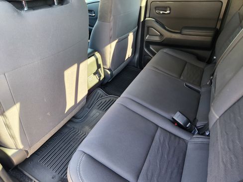 Used 2024 Nissan Frontier SV w/ SV Convenience Package image 36