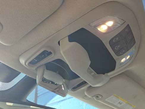 Certified 2022 Chrysler Pacifica Limited image 24