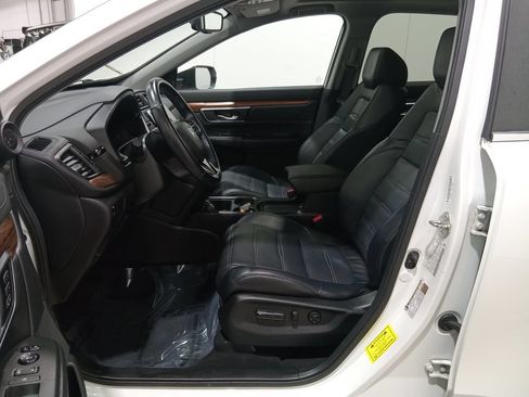 Used 2018 Honda CR-V Touring image 16