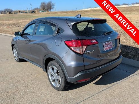 Used 2018 Honda HR-V LX image 5