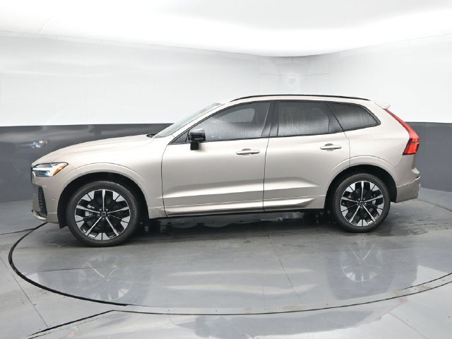 New 2026 Volvo XC60 B5 Plus w/ Protection Package Premier AWD/4WD image 4