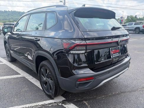 Used 2025 Volkswagen Taos S FWD image 5