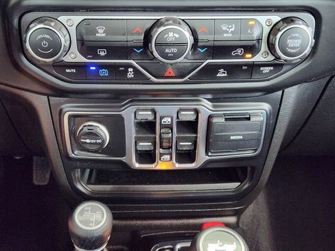 Used 2023 Jeep Wrangler Unlimited w/ 8.4" Radio Group AWD/4WD image 20