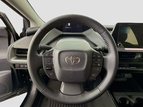 Used 2026 Toyota Prius LE FWD image 11