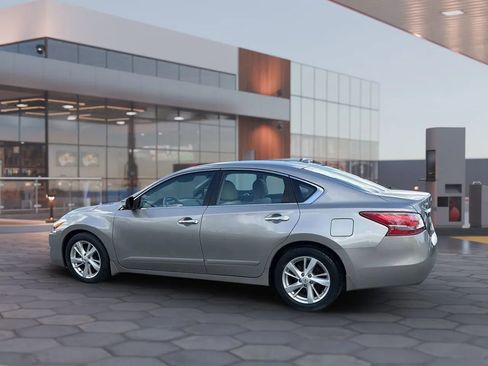Used 2013 Nissan Altima 2.5 SV w/ 2.5SV Convenience Pkg image 4