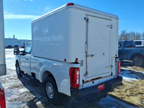 Used 2024 Ford F250 XL image 3