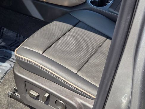 New 2026 GMC Canyon Denali AWD/4WD image 9