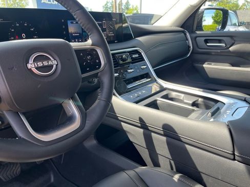 Used 2025 Nissan Armada SV AWD/4WD image 21