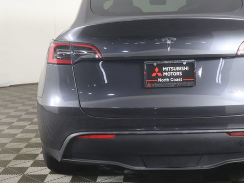 Used 2024 Tesla Model Y Long Range RWD image 17