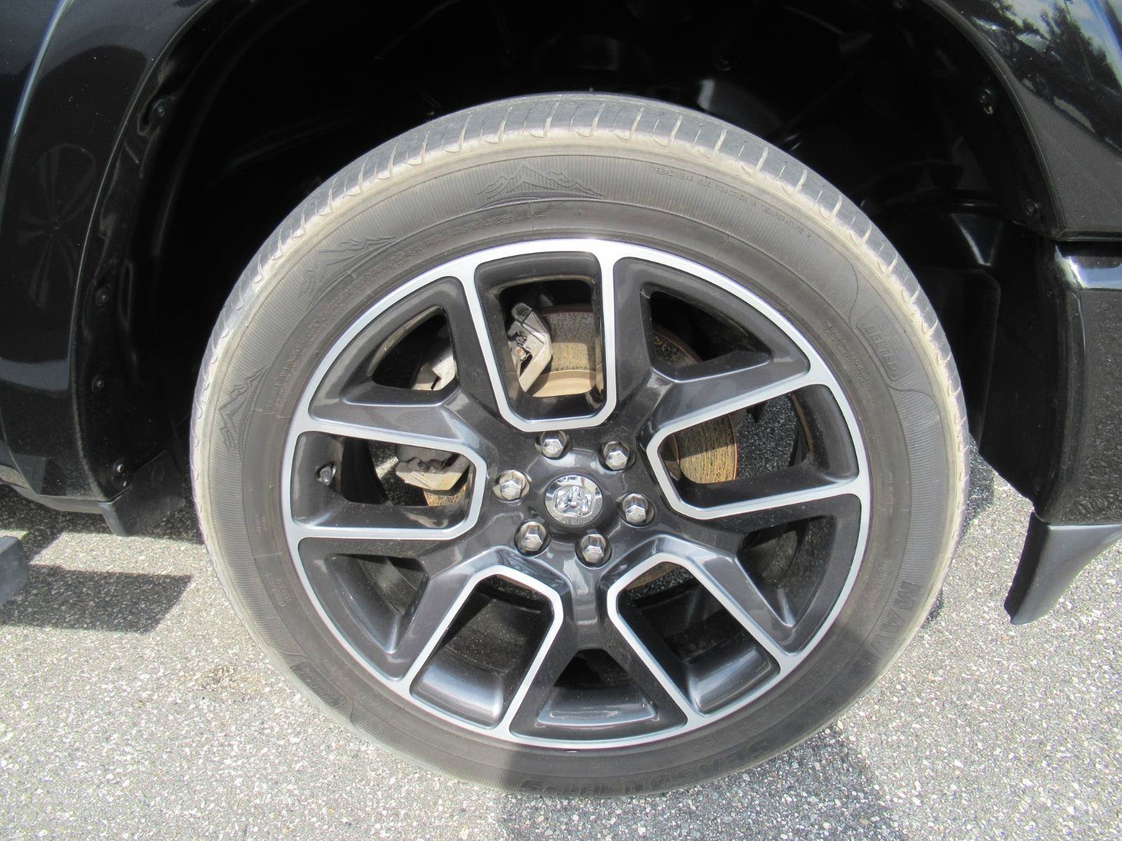 Used 2021 RAM 1500 Laramie AWD/4WD image 5