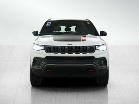 Used 2025 Jeep Compass Trailhawk AWD/4WD image 9