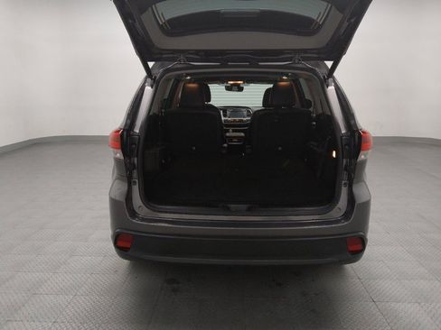 Used 2019 Toyota Highlander XLE image 29