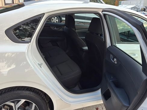 Used 2021 Kia Forte LXS image 17