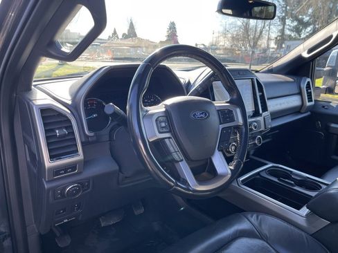 Used 2022 Ford F250 Platinum image 6