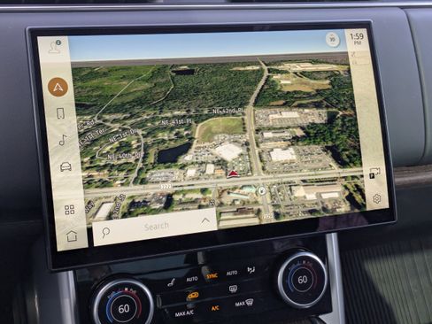 Used 2023 Land Rover Range Rover Long Wheelbase SE image 26