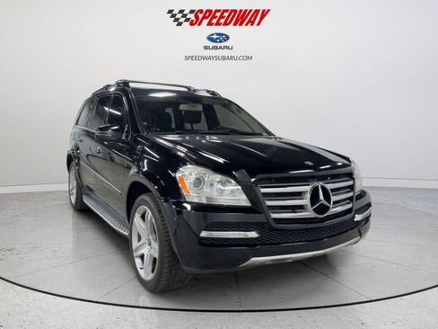 Used 2011 Mercedes-Benz GL 550 4MATIC image 2