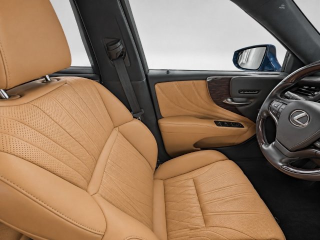 Used 2022 Lexus LS 500 AWD w/ Luxury Package image 17