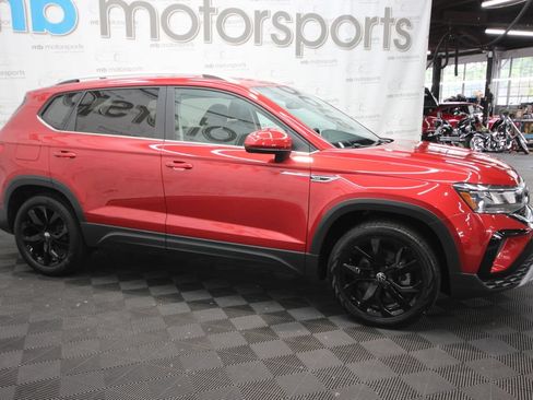 Used 2022 Volkswagen Taos SE AWD/4WD image 9